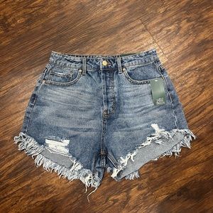 Women’s high rise shorts